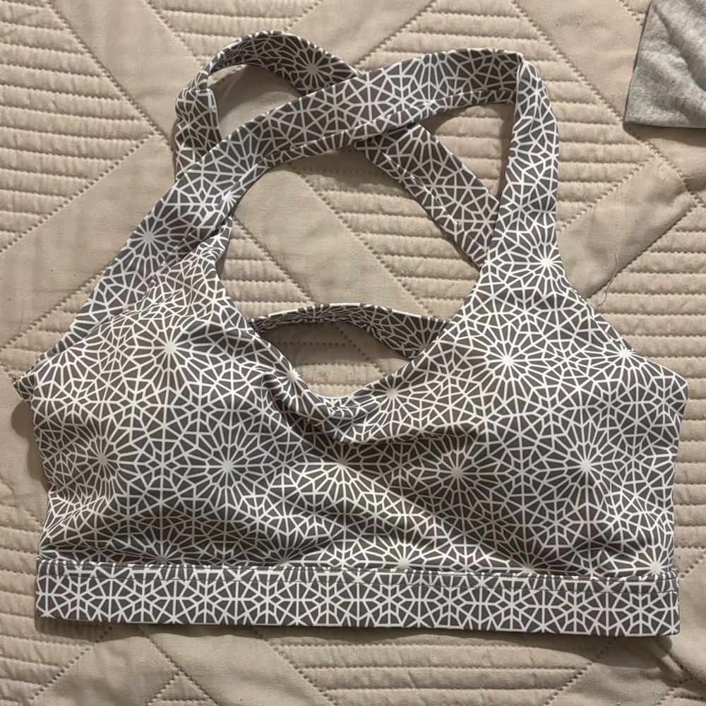 Love Fitness Apparel NWT Gray Patterned Women's Sports Bra